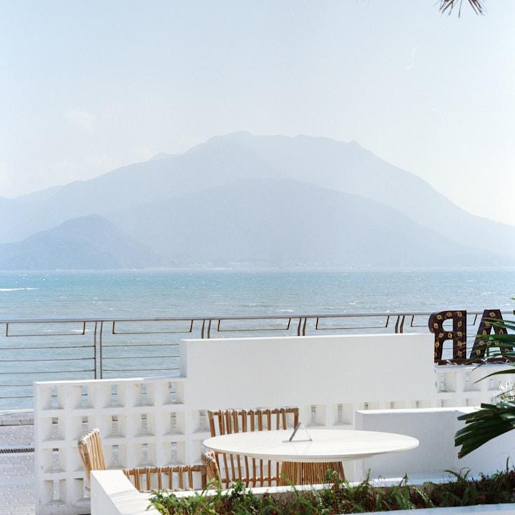 Family terraces and cafés for calm evenings in Madison